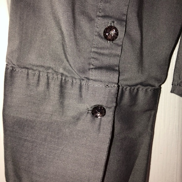 Gray button down blouse - Picture 4 of 6
